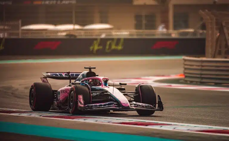 F1-talli päätyi raivoa herättäneeseen ratkaisuun – pomo vähätteli ongelmia