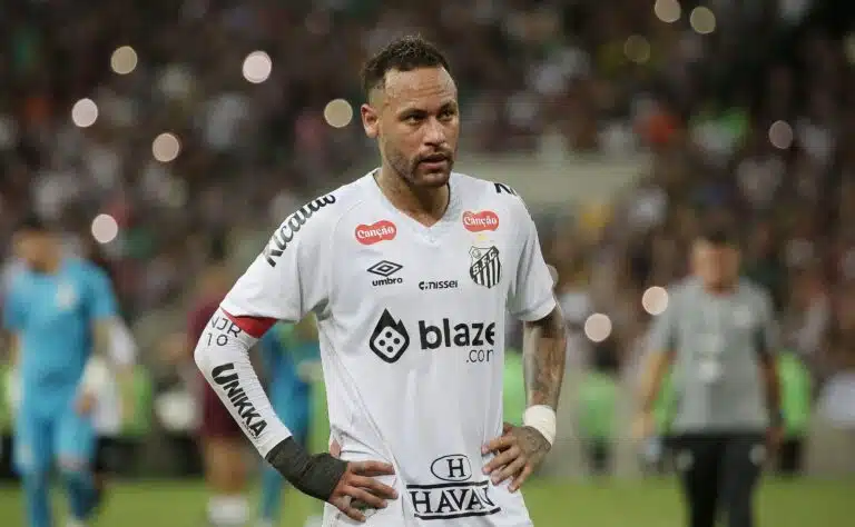 Neymar allekirjoitti uuden sopimuksen – isältä synkkä paljastus vastoinkäymisiä kohdanneesta supertähdestä