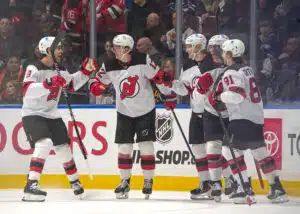 NHL:ssä uusi suomalaismaalintekijä – maailmanmestari joutui antautumaan tylysti