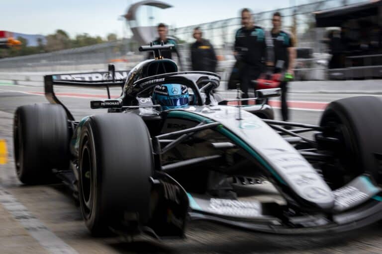 Mercedes kovien odotusten kera Bahrainin talvitesteihin: ”Tämä on parempi”