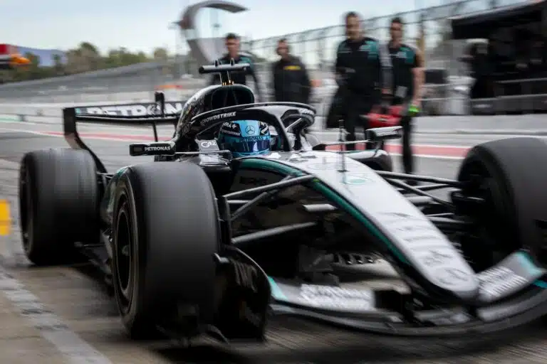 Mercedes kovien odotusten kera Bahrainin talvitesteihin: ”Tämä on parempi”