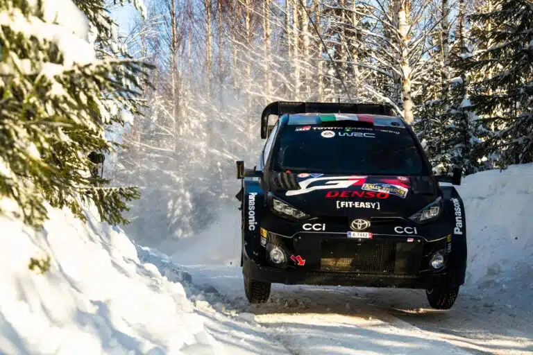 Ruotsin MM-rallin osallistujalista julki – Pradan muotisukuun kuuluva kuski ajaa Toyotan rallitykillä