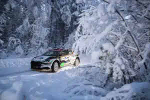 Suomalaiskuski heitti hanskat tiskiin Ruotsin MM-rallissa – ”Ralliin oli kovat odotukset”