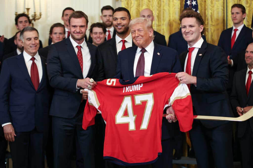 Aleksander Barkov tapasi Donald Trumpin - "Ehdottomasti yksi elämäni parhaista päivistä" Aleksander Barkov tapasi Donald Trumpin – ”Ehdottomasti yksi elämäni parhaista päivistä”