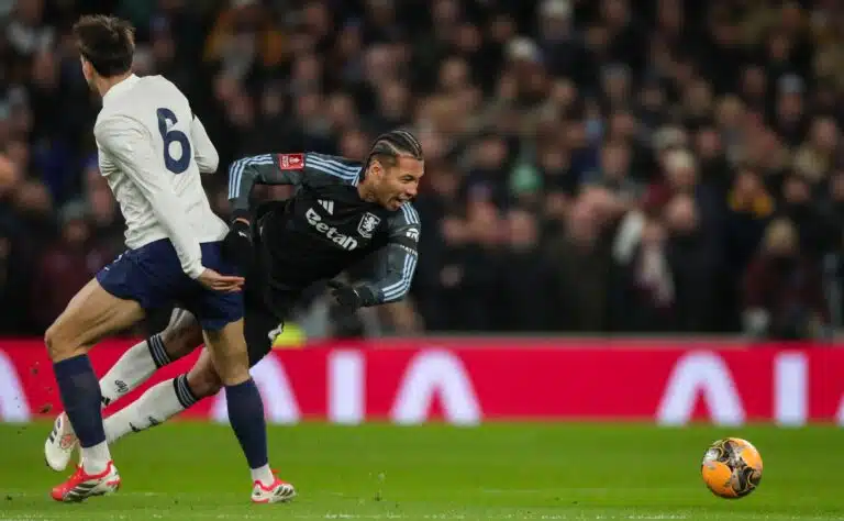 Valioliigan mestaruustaistelussa käänne – Aston Villan tähden kausi ohi