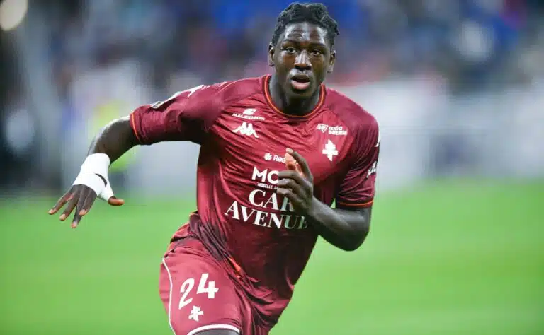 Aston Villa maksoi 16-vuotiaasta superlupauksesta 12 miljoonaa euroa