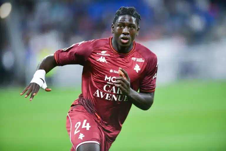 Aston Villa maksoi 16-vuotiaasta superlupauksesta 12 miljoonaa euroa