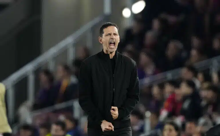 Bundesliigajätti antoi valmentajalleen kenkää