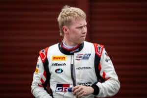 Kalle Rovanperältä tosi kova temppu vaikeissa olosuhteissa Kalle Rovanperältä tosi kova temppu vaikeissa olosuhteissa