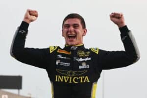 F2-mestari pääsi näyttämään kyntensä F1-testissä – ”Loistava päivä” F2-mestari pääsi näyttämään kyntensä F1-testissä – ”Loistava päivä”