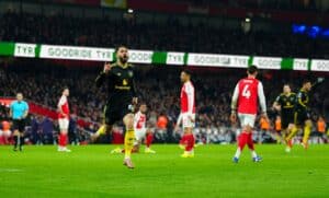 Manchester United hämmentää mestaruustaistelua – nyt kaatui Arsenal trillerin jälkeen