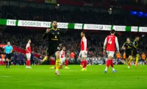 Manchester United hämmentää mestaruustaistelua – nyt kaatui Arsenal trillerin jälkeen