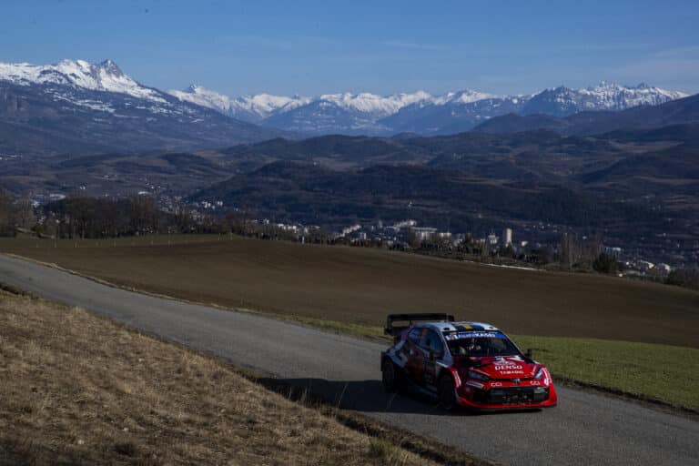 EK7: Oliver Solberg jatkaa hurjana