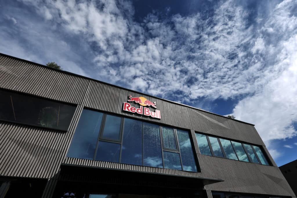 Red Bull ilmoitti muutoksista tallin johdossa Red Bull ilmoitti muutoksista tallin johdossa