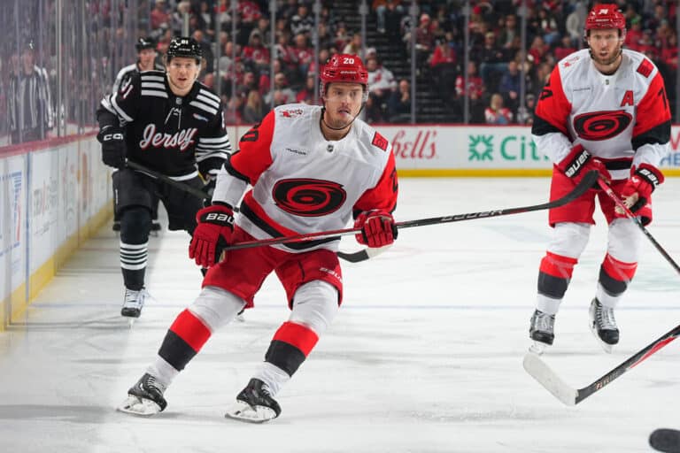 Sebastian Aho iski hurjat tehot – Kasperi Kapanen tulikuuumana, Mikael Granlund sankarina