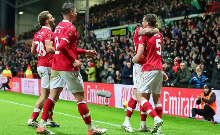 FA Cup osoitti jälleen taikansa – kohuseura passitti Valioliigajoukkueen laulukuoroon  