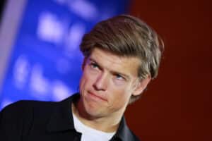 Johannes Kläbo ongelmissa – hotellihuone vaihtoon