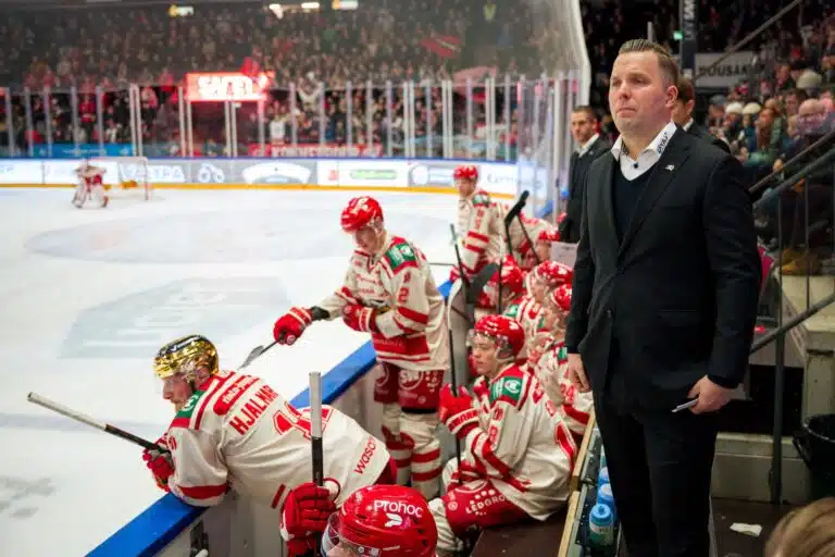 Vaasan Sport heitti hanskat tiskiin ennen joulua – nyt puhuu päävalmentaja Jussi Tapio