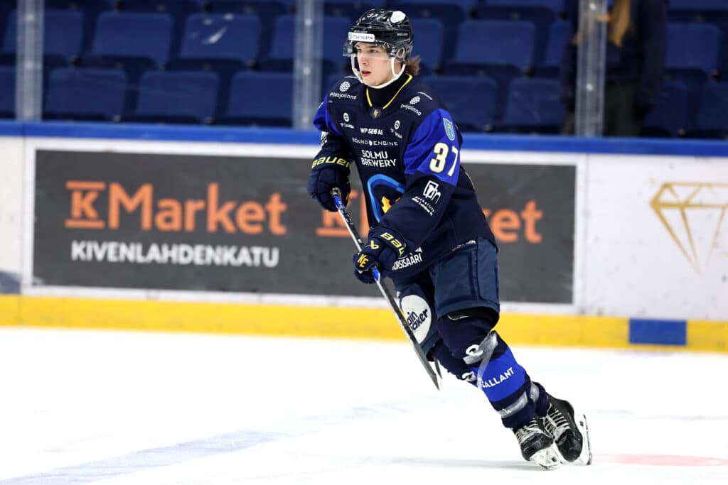 Kiekko-Espoon kaksikko vaihtaa maisemaa Kiekko-Espoon kaksikko vaihtaa maisemaa