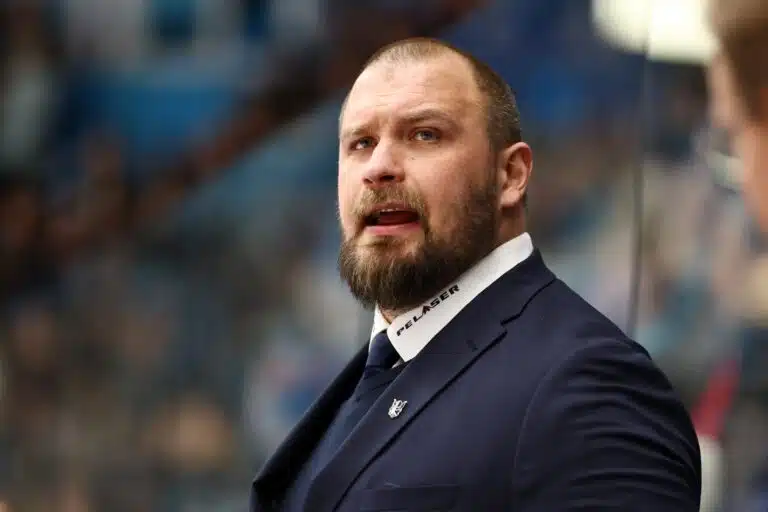Jonne Virtasen vene on uppoamassa – kiekkokaupungin pahin pelko ei toteutunut