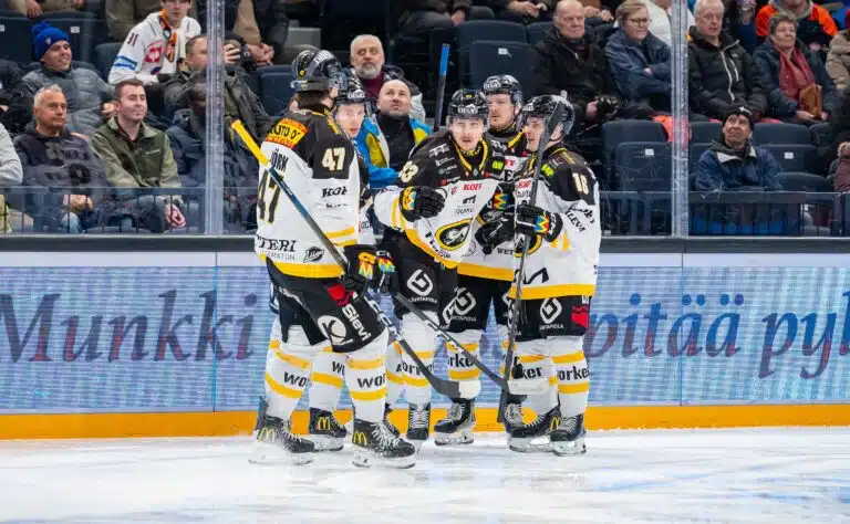 Kriisi-Kärpät pamautti järisyttävän yllätyksen SM-liigassa