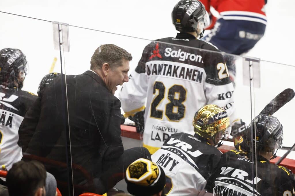 Kärppien päävalmentaja latasi todella kovaa tekstiä Kärppien päävalmentaja latasi todella kovaa tekstiä