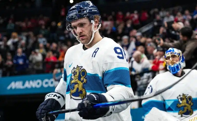 Mikko Rantanen ei pelaa - Kapanen ykkösketjuun Mikko Rantanen ei pelaa – Kapanen ykkösketjuun