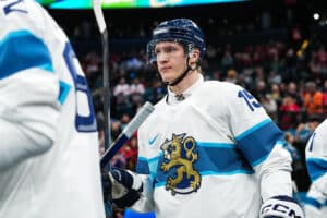 Anton Lundell puhui kyseenalaisesta jäähystä ja väisti kysymyksen