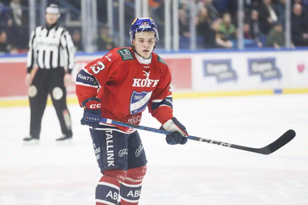 HIFK kilpailijansa niskaotteessa - Aron Kiviharjulta suoraa puhetta HIFK kilpailijansa niskaotteessa – Aron Kiviharjulta suoraa puhetta
