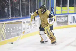 Petteri Rimpiseltä tunnustus paraatipelastuksestaan - tähtivahti oli taas HIFK:n painajainen Petteri Rimpiseltä tunnustus paraatipelastuksestaan – tähtivahti oli taas HIFK:n painajainen