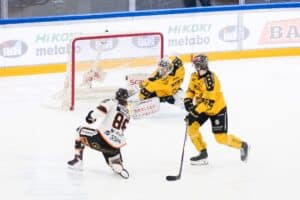 Jääkiekon SM-liigassa pamahti melkoinen yllätys