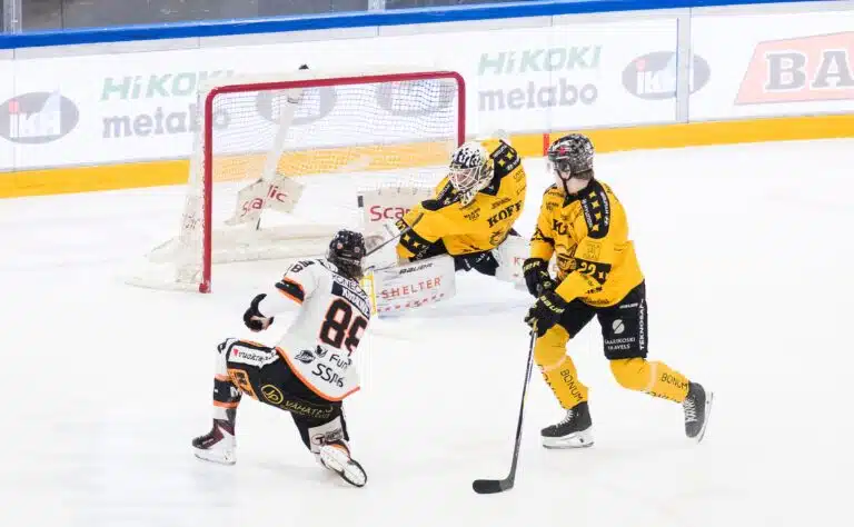 Jääkiekon SM-liigassa pamahti melkoinen yllätys