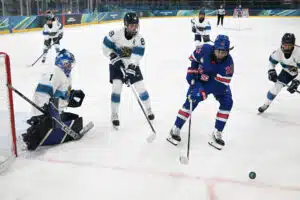 Naisleijonia vietiin olympialaisissa – Emma Nuutinen puhui hätiköinnistä