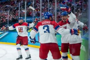 Tshekki teloi Crosbyn ja oli lähellä – luu jäi käteen