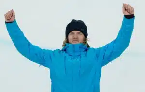 Torilla tavataan - 19-vuotias sensaatio nousi kansallissankariksi olympialaisissa Torilla tavataan – 19-vuotias sensaatio nousi kansallissankariksi olympialaisissa