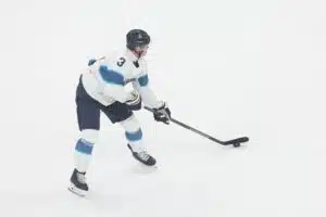 Leijonien olympiamitalistilla lupaava debyytti uudessa NHL-seurassaan