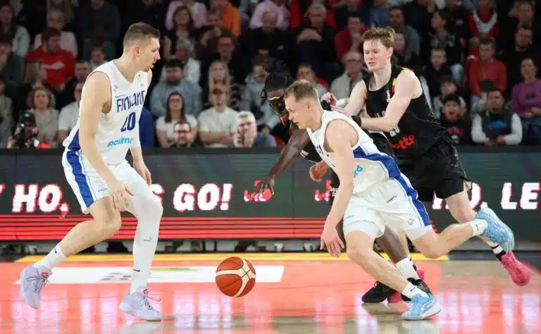 Susijengi voittoon tahmeallakin esityksellä
