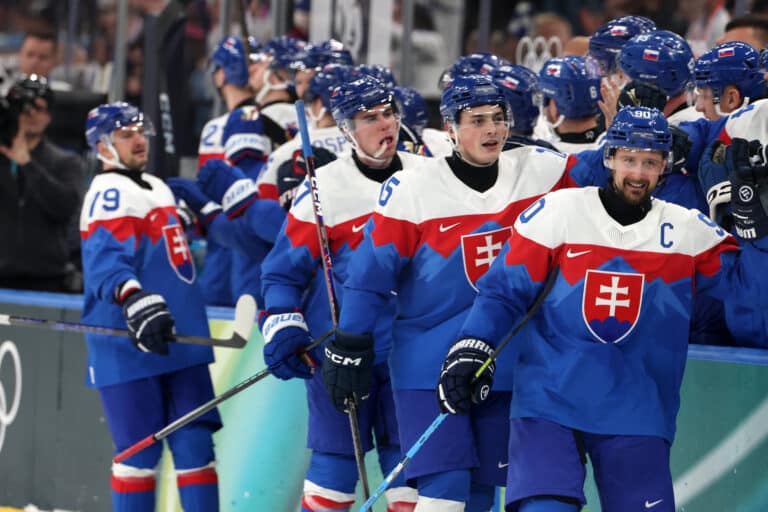 Slovakia jyräsi vakuuttavasti välieriin