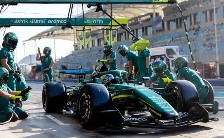 F1-talli täysin tuuliajolla - nyt kuultiin selitys F1-talli täysin tuuliajolla – nyt kuultiin selitys