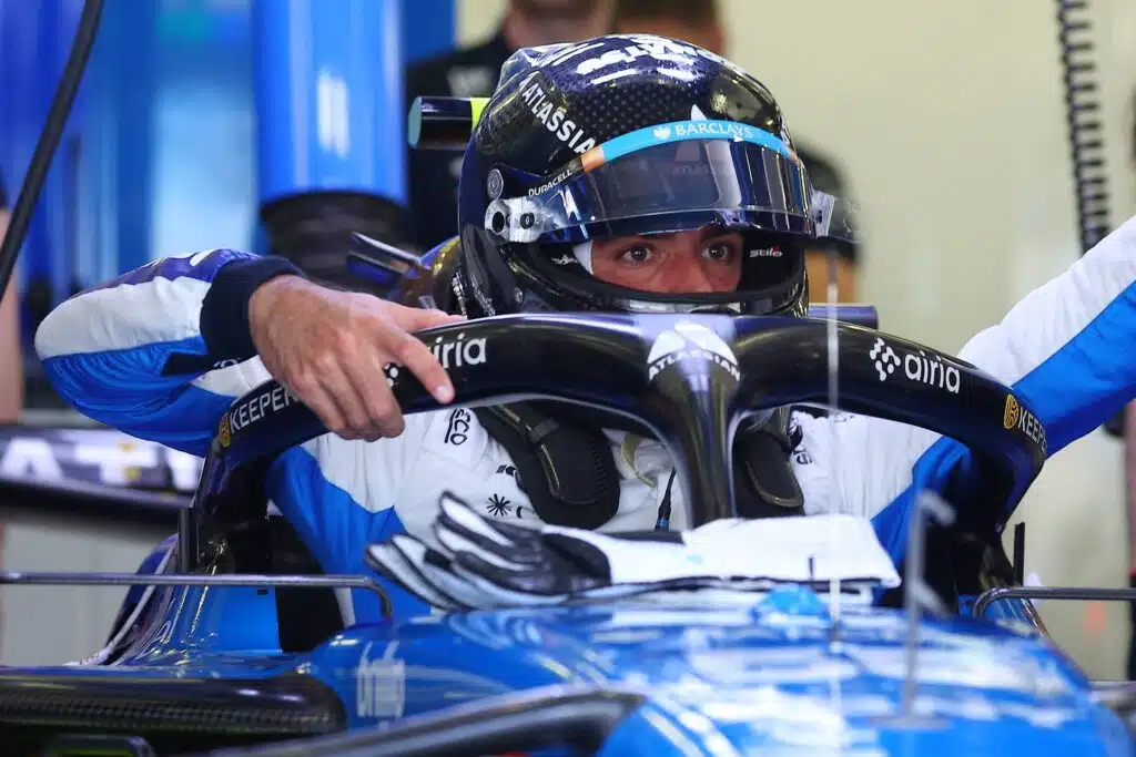 Carlos Sainz olisi valmis radikaaliin muutokseen F1-sarjassa - asetti kuitenkin tiukan ehdon Carlos Sainz olisi valmis radikaaliin muutokseen F1-sarjassa – asetti kuitenkin tiukan ehdon