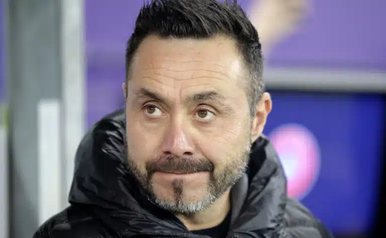 Manchesteriin yhdistetty valmentaja erosi – haukkui pelaajansa