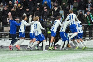 HJK:n huippulupaus riehaantui – historiallinen ilta