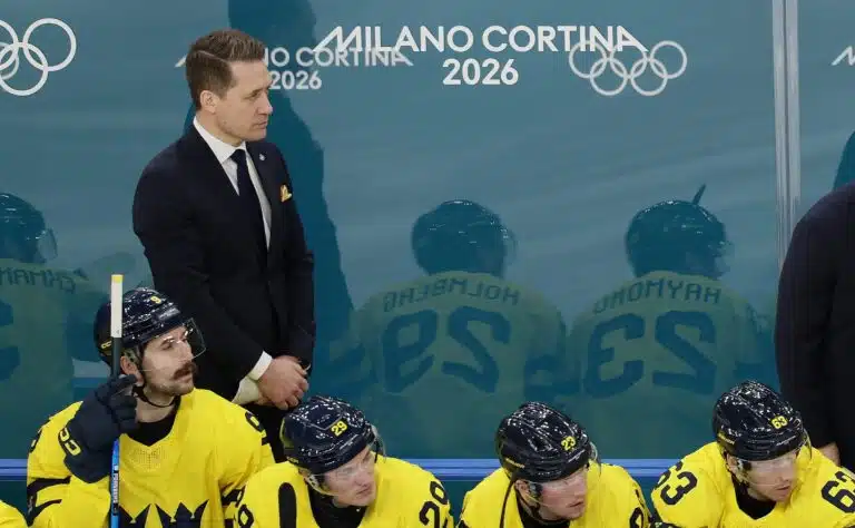 Tre Kronorin päävalmentajalle vaaditaan potkuja - otti nyt kantaa omaan asemaansa Tre Kronorin päävalmentajalle vaaditaan potkuja – otti nyt kantaa omaan asemaansa