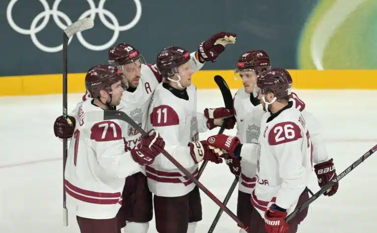 Latvialle historiallinen ryöstö Saksaa vastaan