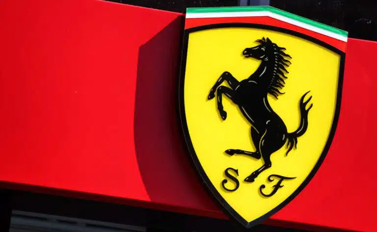 Ferrari maksaa jättimäiset bonukset työntekijöilleen