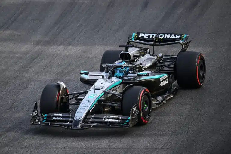 F1-autot palaavat legendaariselle radalle