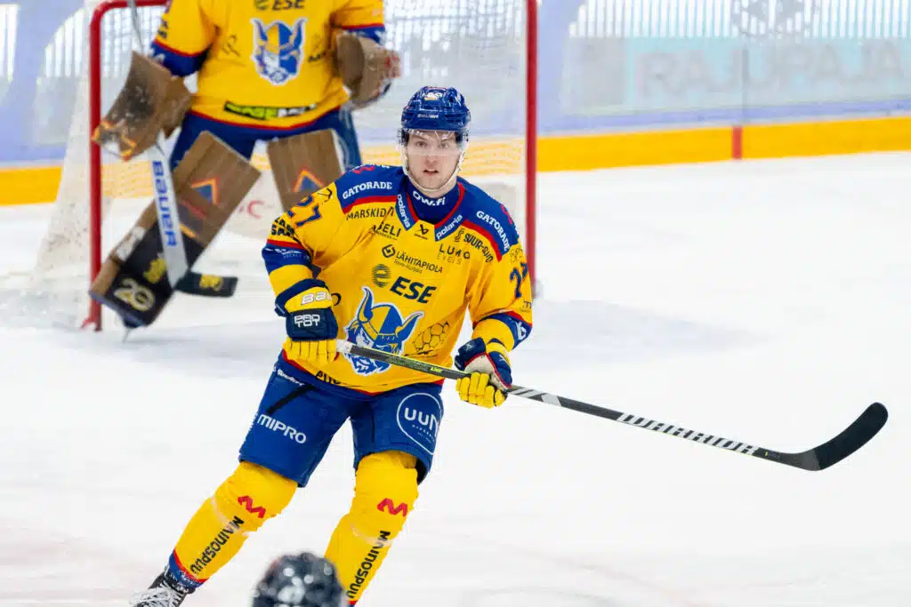 Törkytelominen toi Jukurien jätille pelikieltoa Törkytelominen toi Jukurien jätille pelikieltoa