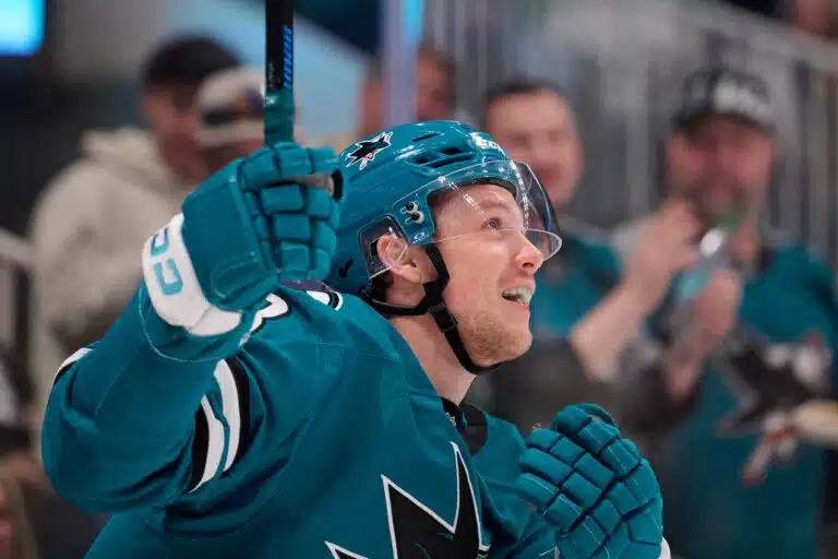 NHL:n entinen vuoden tulokas sai lähtöpassit seurastaan