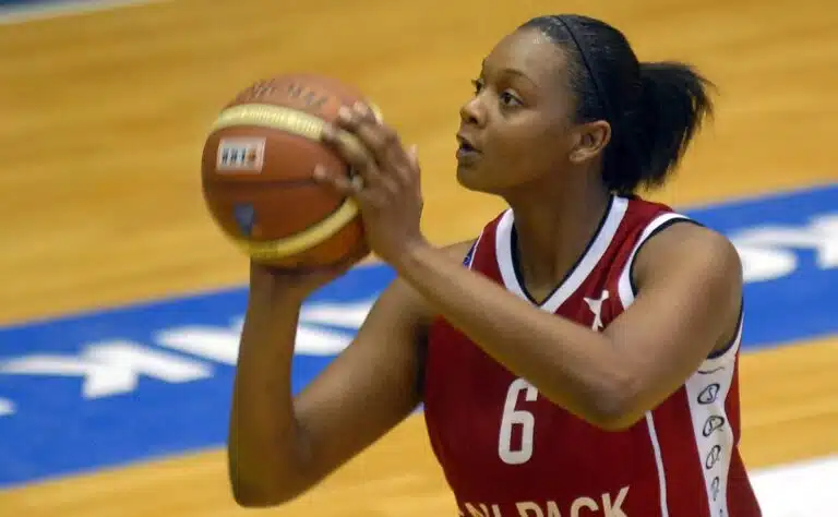 Kaksinkertainen WNBA-mestari kuoli traagisessa onnettomuudessa Kaksinkertainen WNBA-mestari kuoli traagisessa onnettomuudessa