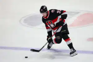 AHL:ssä loistaneelle suomalaispakille vaaditaan näyttöpaikkaa NHL:ssä – ”Yksi sarjan parhaista luistelijoista”